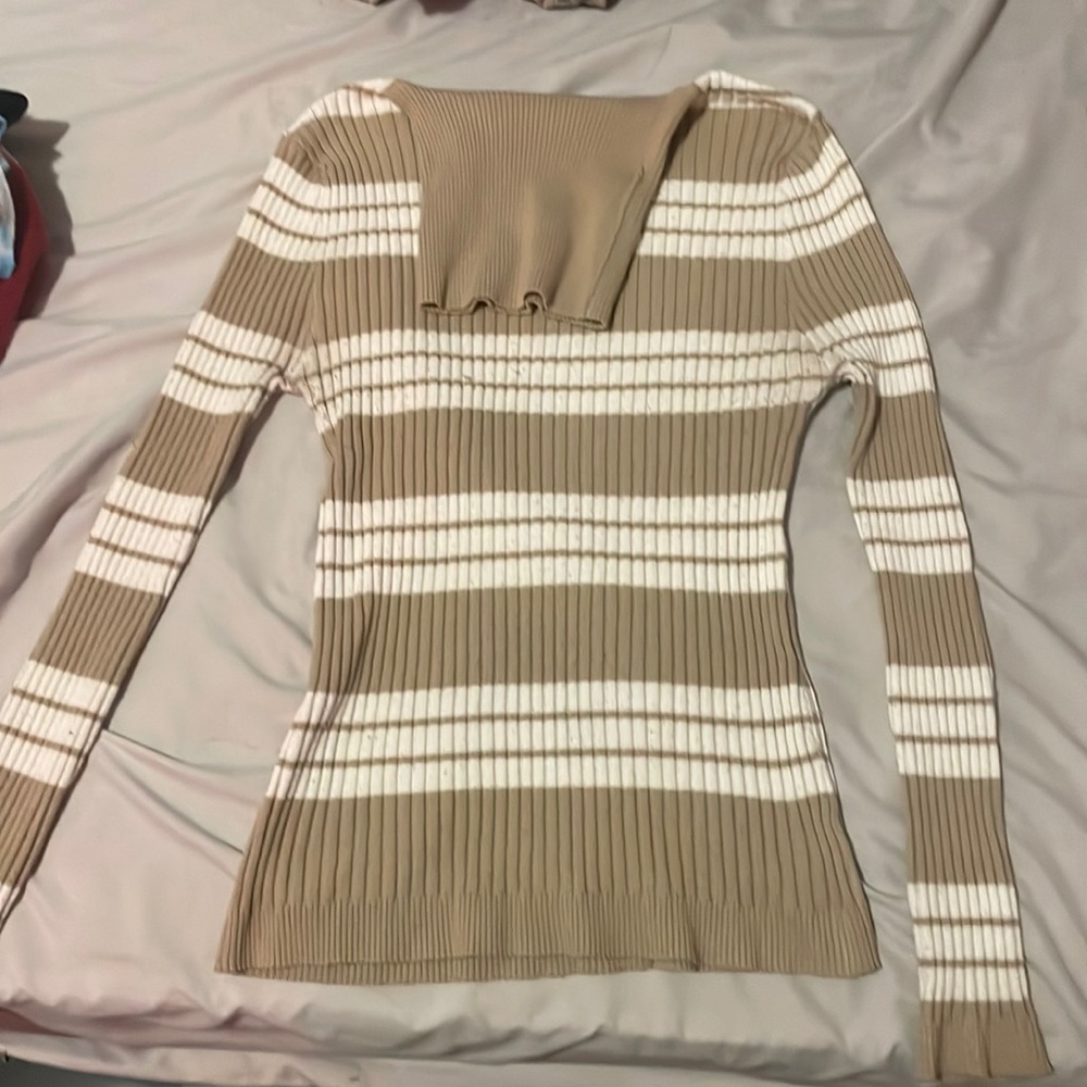 tight-felt turtleneck